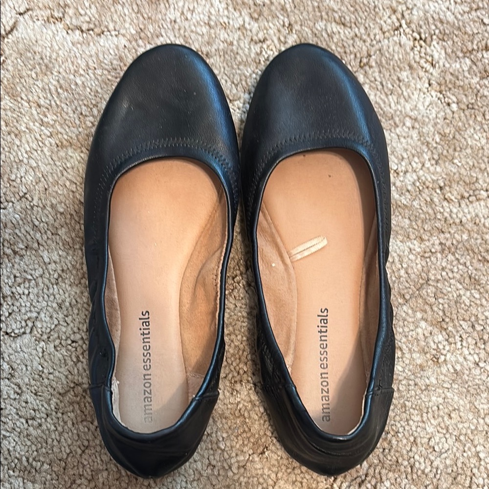Amazon Essentials Women's 7.5 Black Ballet Flats